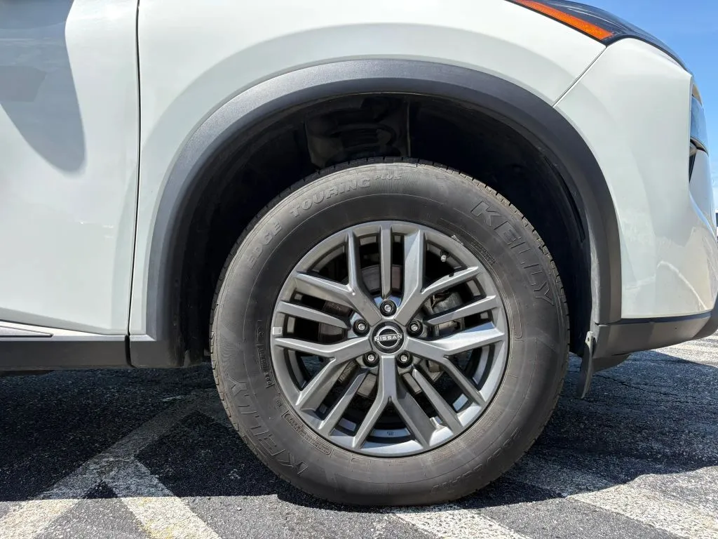 Nissan Rogue photo 26