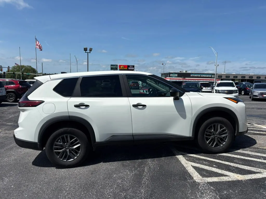 Nissan Rogue photo 6