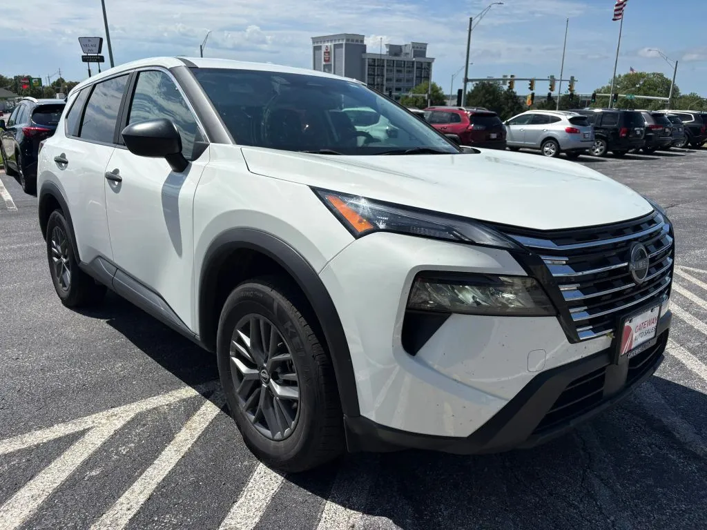 Nissan Rogue photo 7
