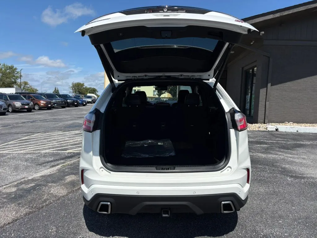 Ford Edge photo 10
