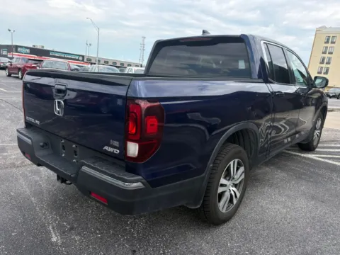 More photos of 2017 Honda Ridgeline RTS Pickup 4D 5 ft at Gateway Auto Sales, NE