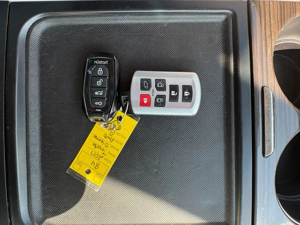 Toyota Sienna photo 28