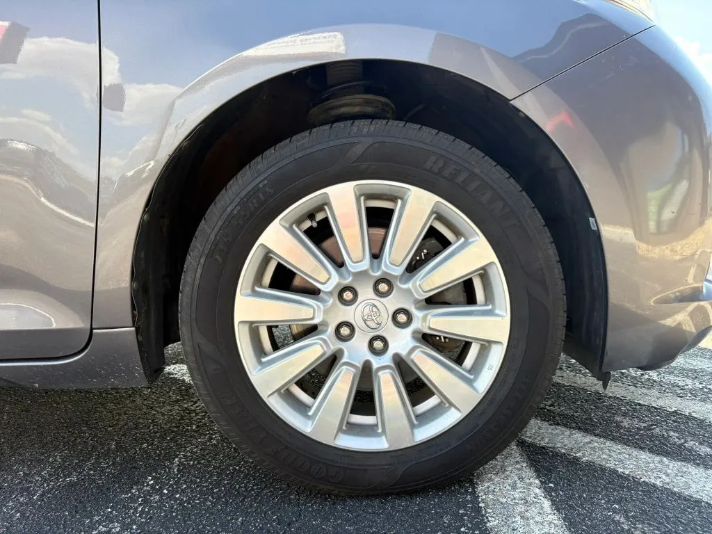 Toyota Sienna photo 31