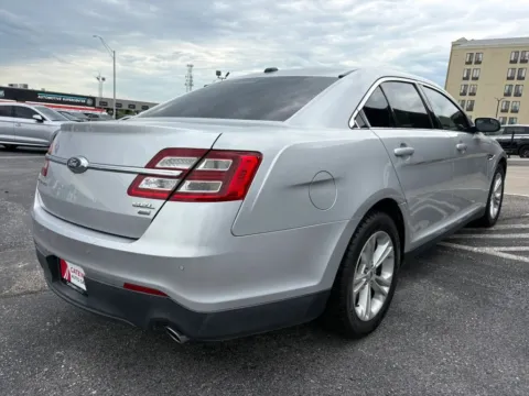 More photos of 2017 Ford Taurus SEL Sedan 4D at Gateway Auto Sales, NE