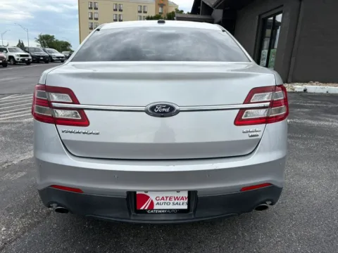 More photos of 2017 Ford Taurus SEL Sedan 4D at Gateway Auto Sales, NE