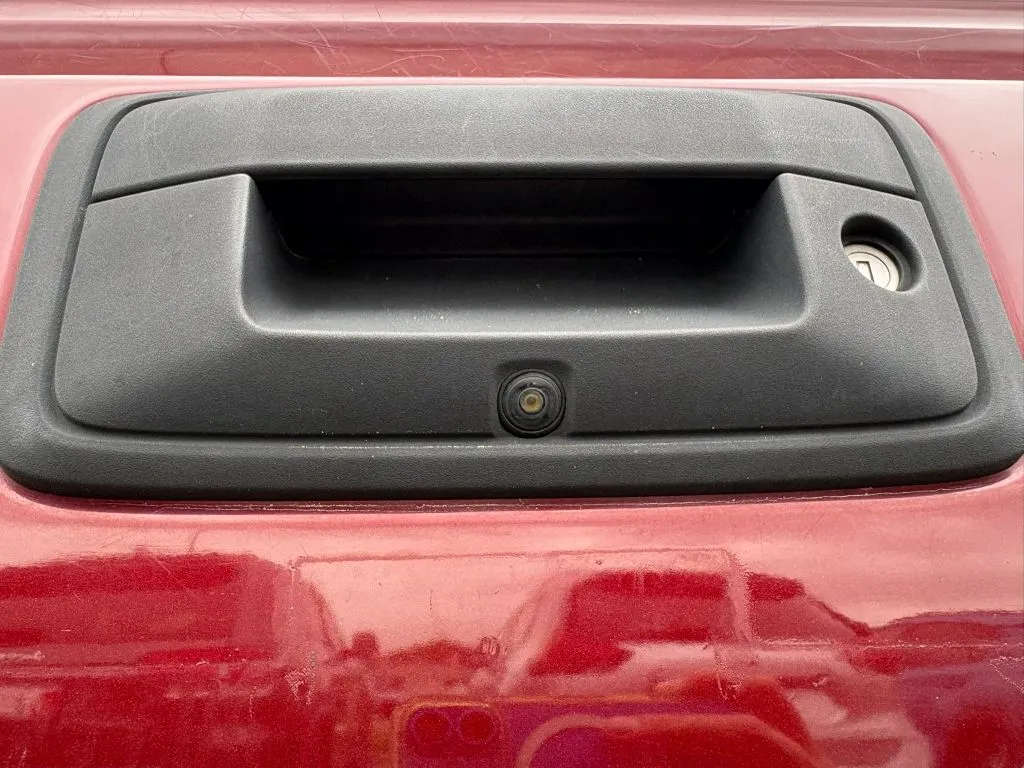 Chevrolet Silverado photo 23