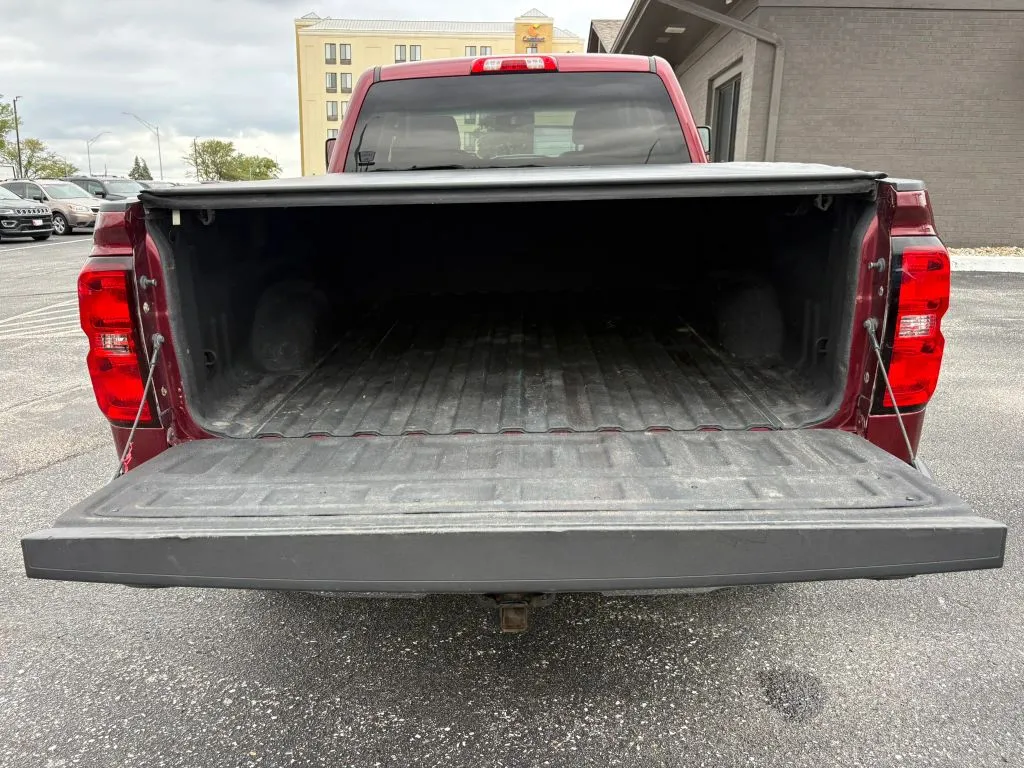 Chevrolet Silverado photo 9