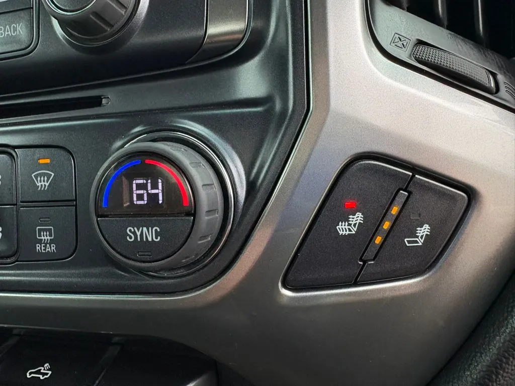 Chevrolet Silverado photo 14