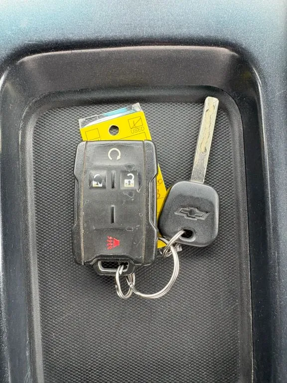 Chevrolet Silverado photo 21