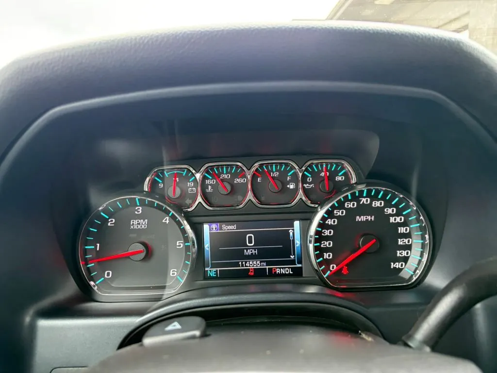 Chevrolet Silverado photo 13