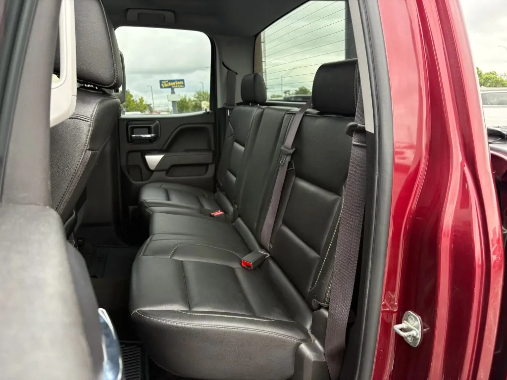 Chevrolet Silverado photo 19