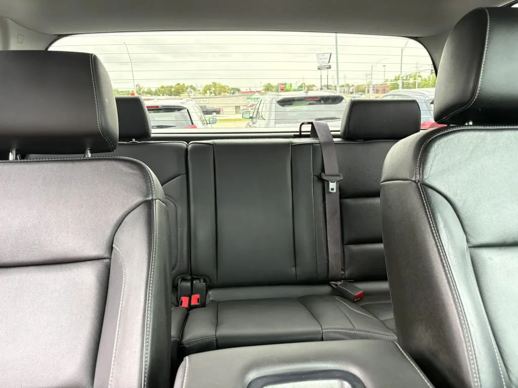 Chevrolet Silverado photo 17
