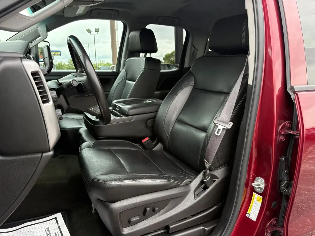 Chevrolet Silverado photo 20