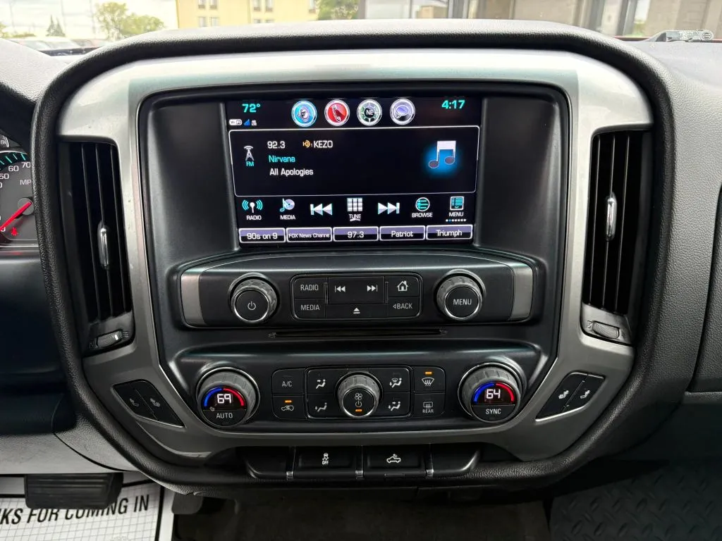 Chevrolet Silverado photo 11