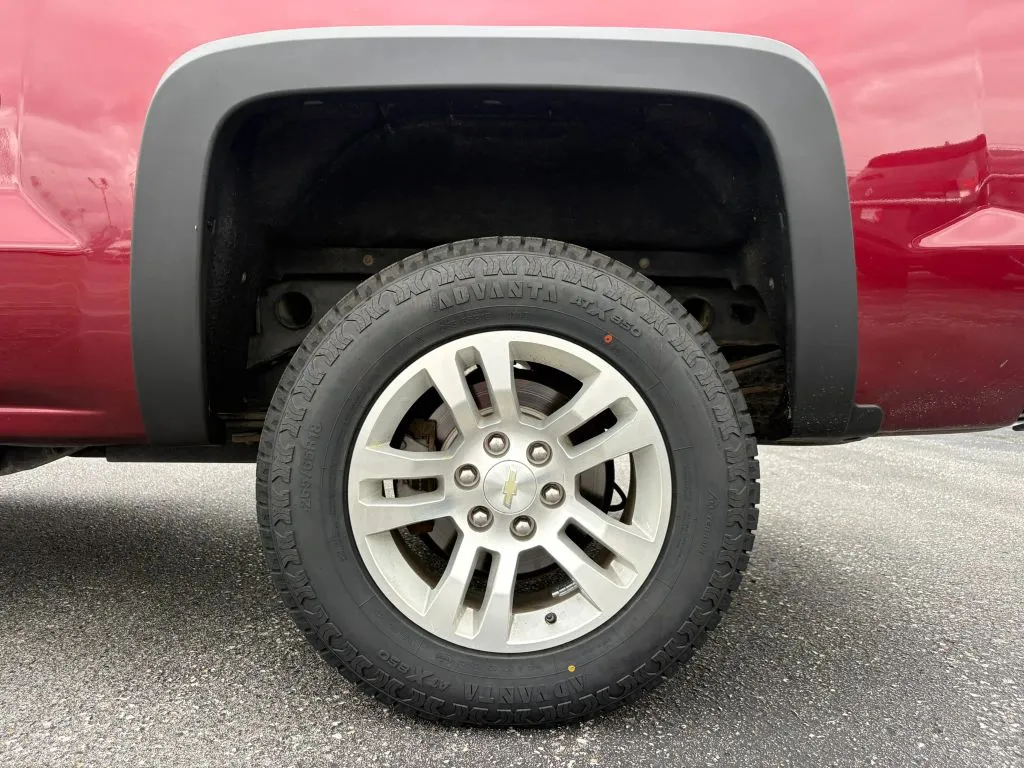 Chevrolet Silverado photo 25