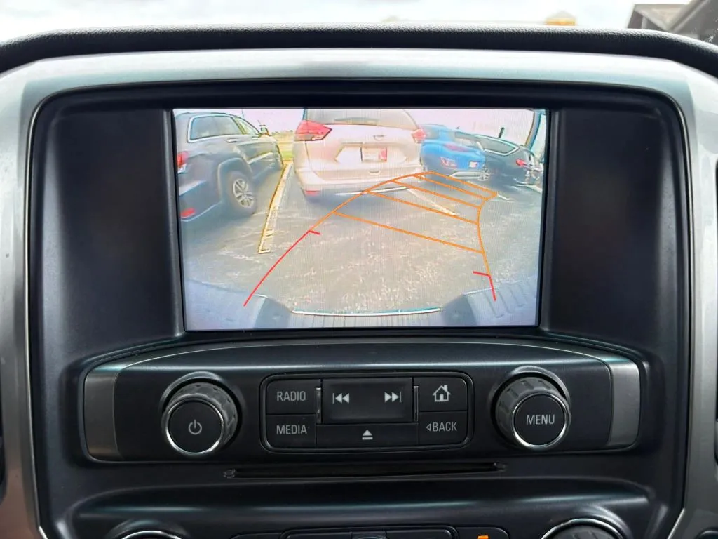 Chevrolet Silverado photo 22