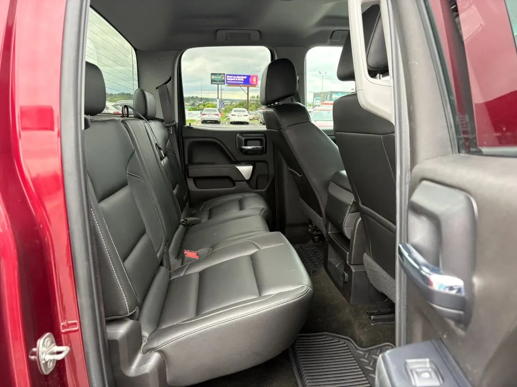 Chevrolet Silverado photo 18