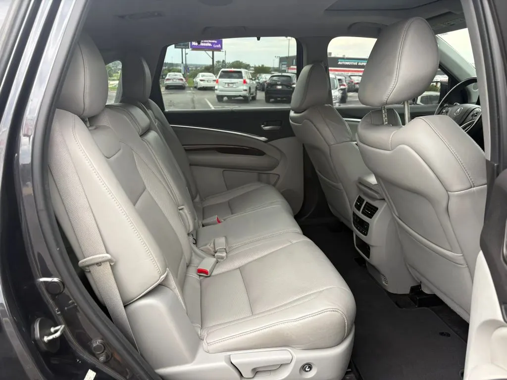 Acura MDX photo 21