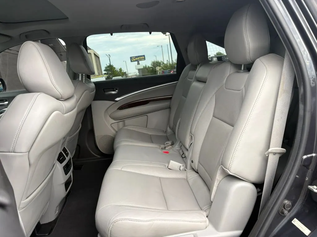 Acura MDX photo 22