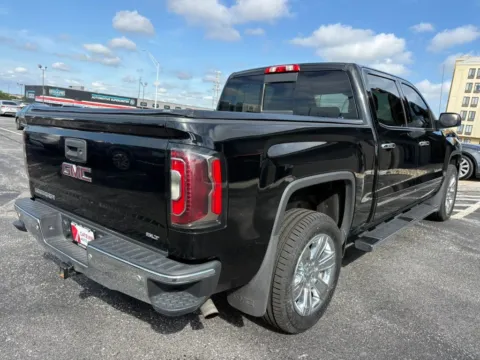 More photos of 2018 GMC Sierra 1500 Crew Cab SLT Pickup 4D 5 3/4 ft at Gateway Auto Sales, NE