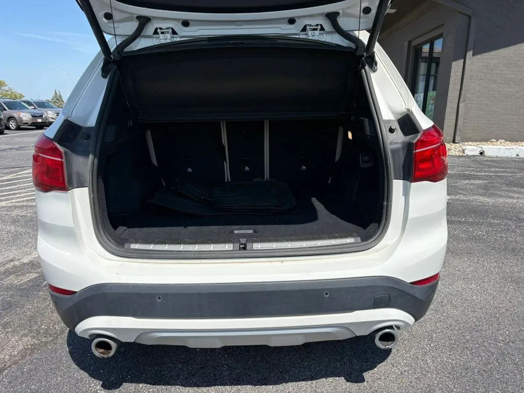 BMW X1 photo 9
