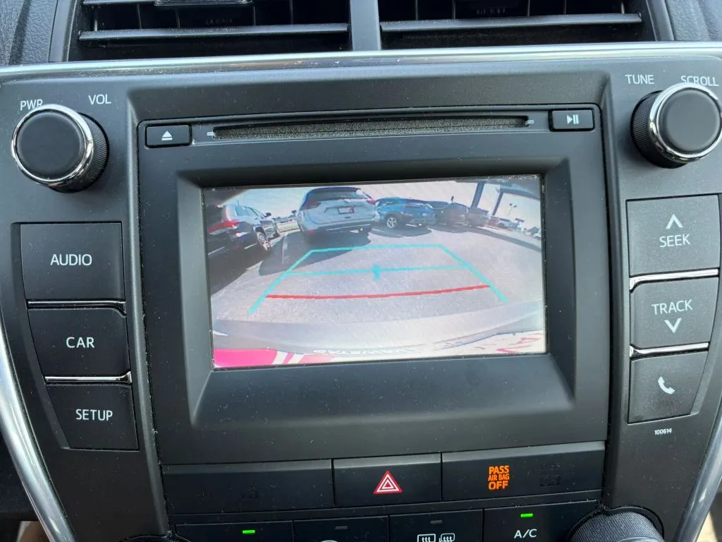 Toyota Camry photo 19