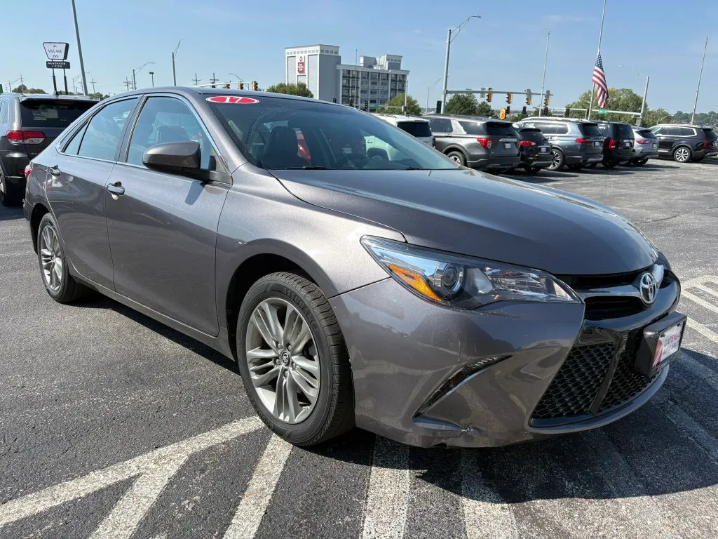 Toyota Camry photo 7