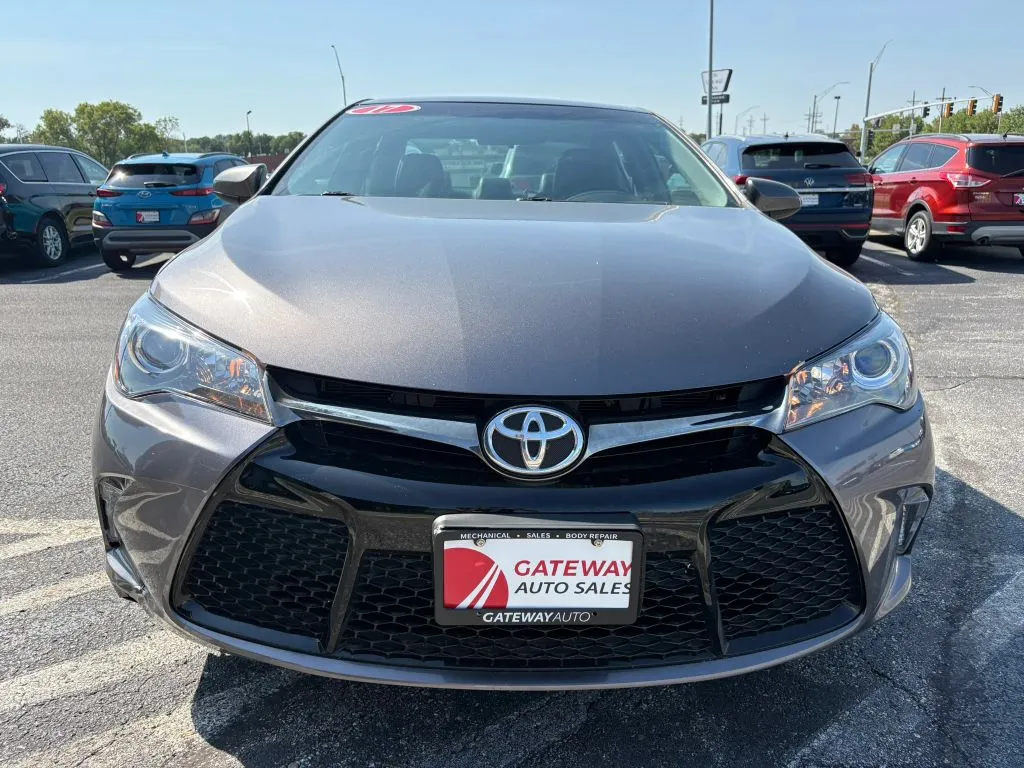 Toyota Camry photo 8