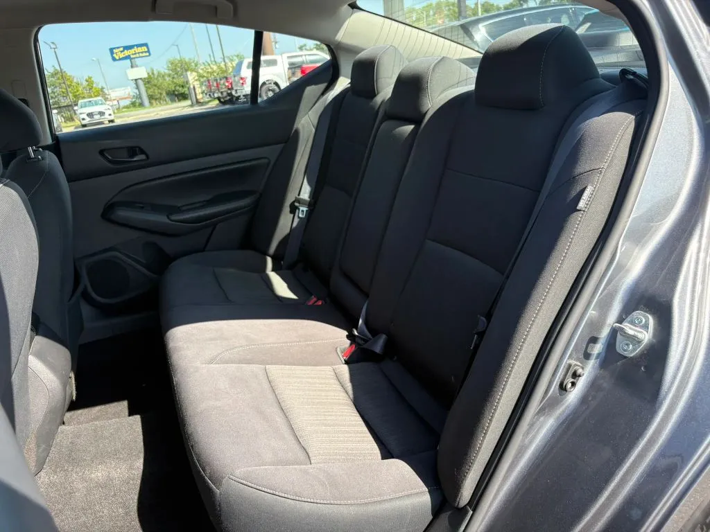 Nissan Altima photo 18