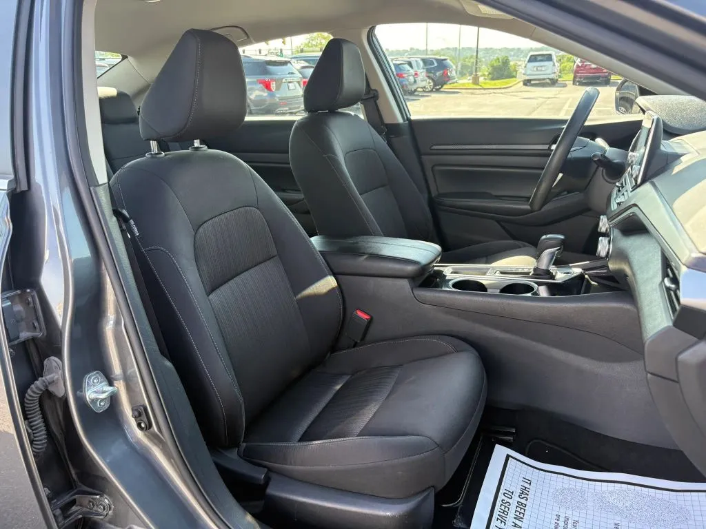 Nissan Altima photo 15