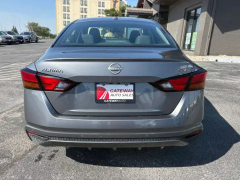 More photos of 2024 Nissan Altima 2.5 SV Sedan 4D at Gateway Auto Sales, NE