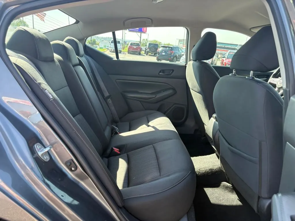 Nissan Altima photo 17