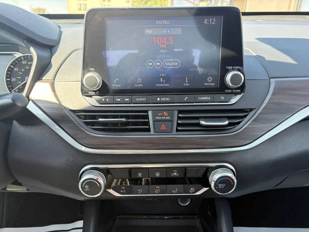 Nissan Altima photo 12
