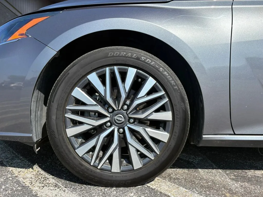 Nissan Altima photo 22