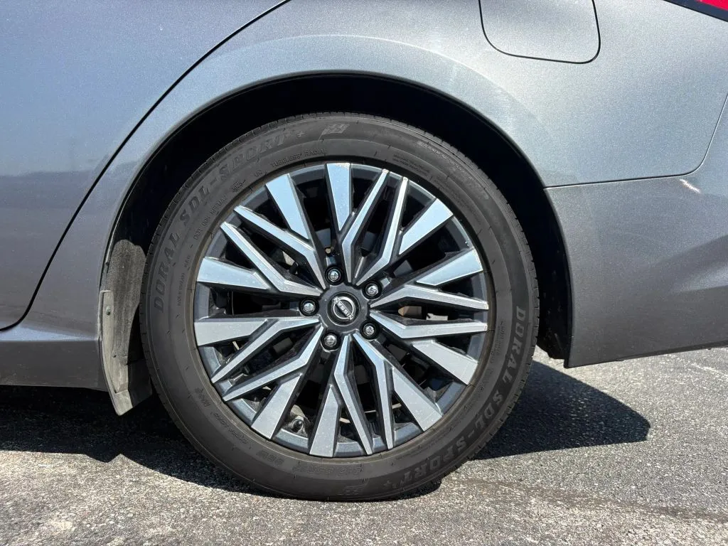 Nissan Altima photo 23