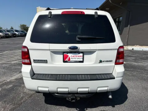 More photos of 2009 Ford Escape Limited Hybrid Sport Utility 4D at Gateway Auto Sales, NE