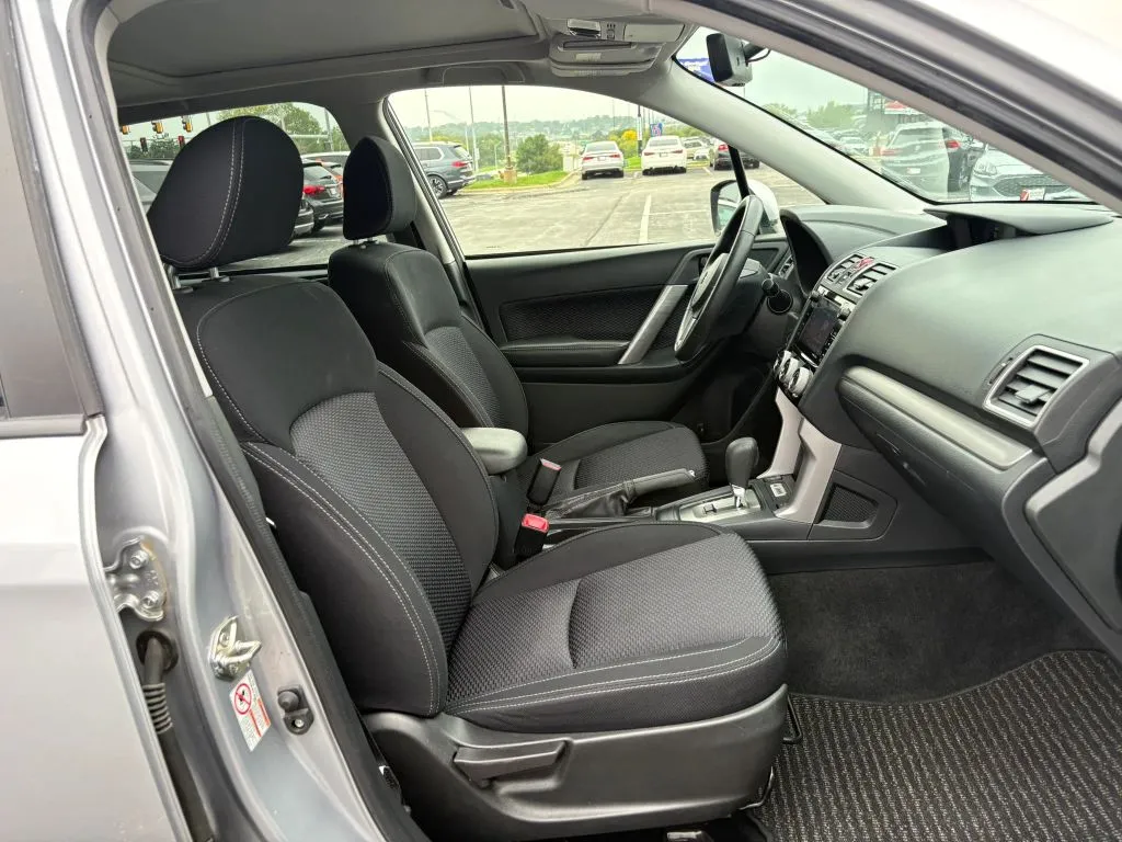 Subaru Forester photo 16