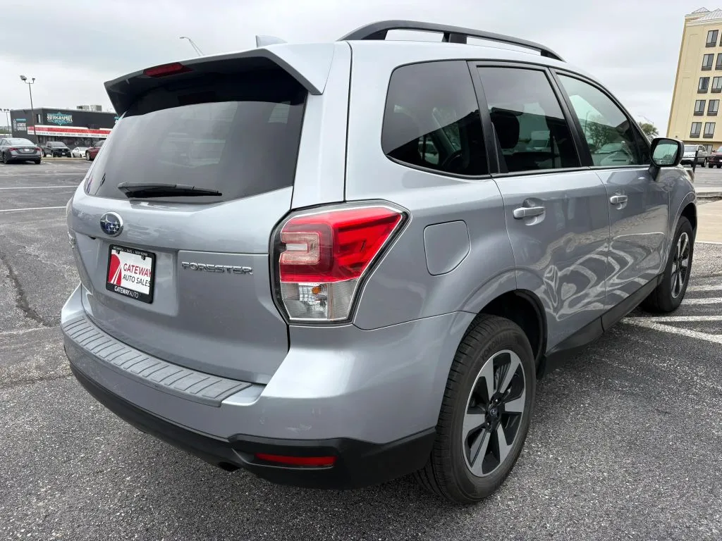 Subaru Forester photo 5