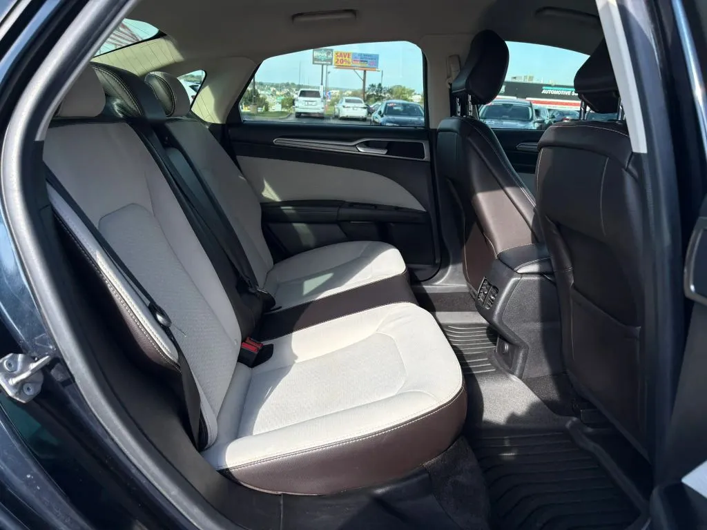 Ford Fusion photo 17