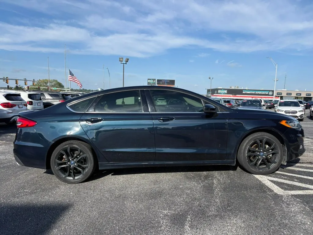 Ford Fusion photo 6