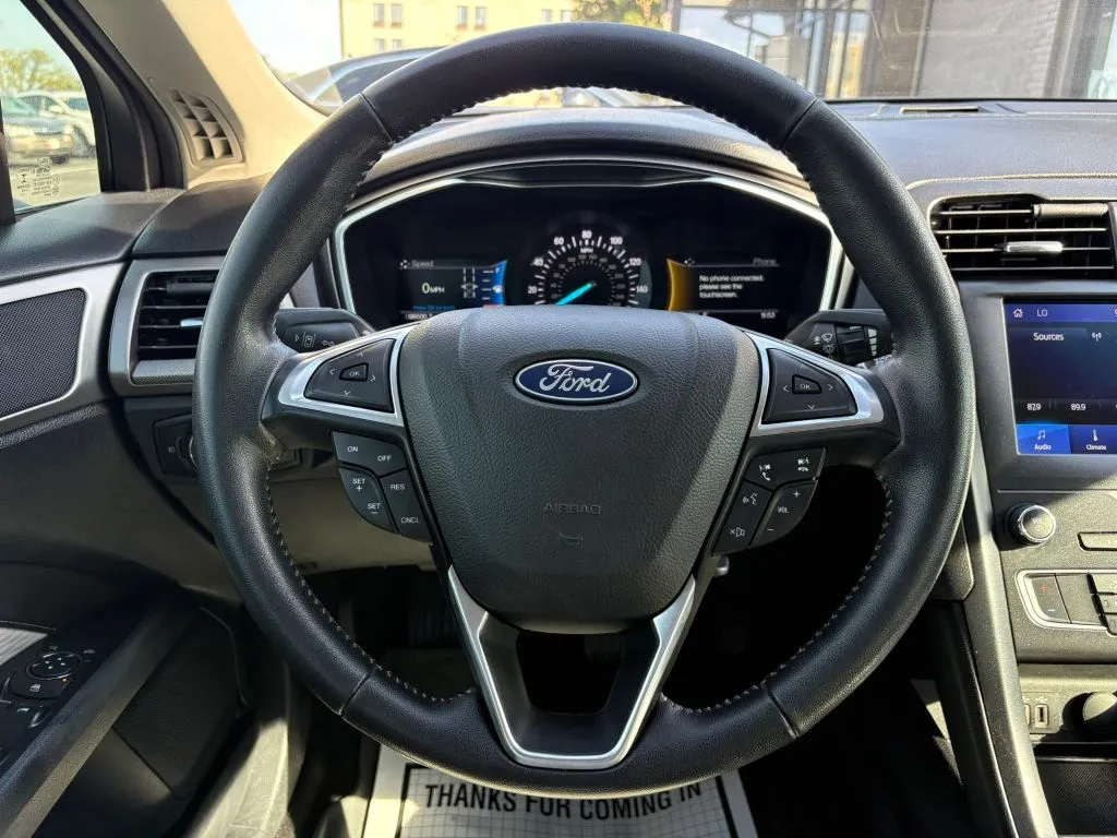 Ford Fusion photo 13