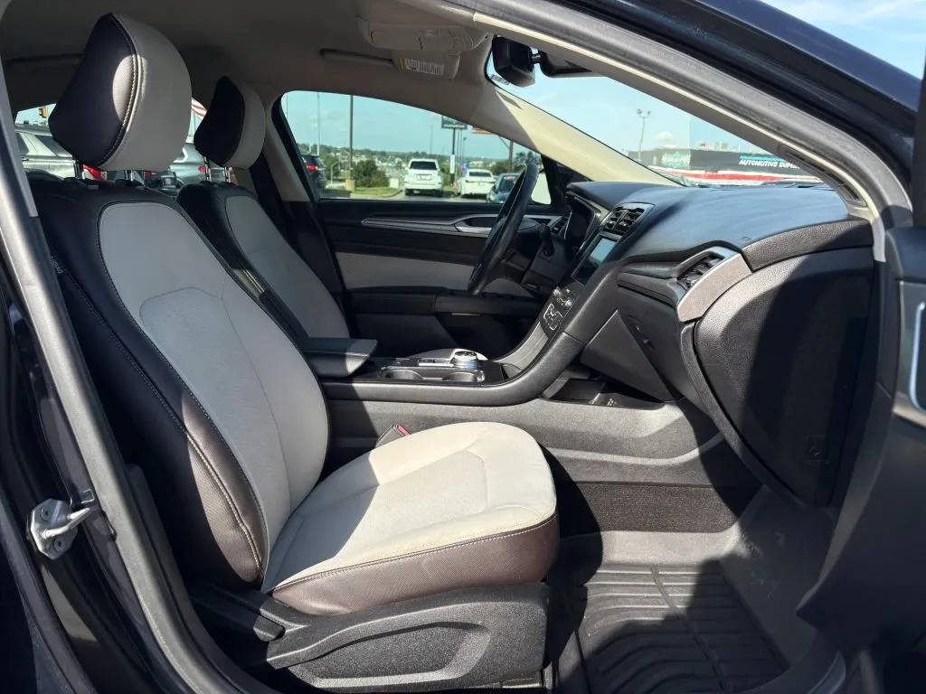 Ford Fusion photo 15
