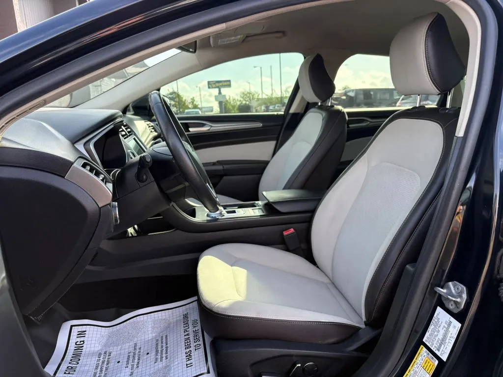 Ford Fusion photo 19