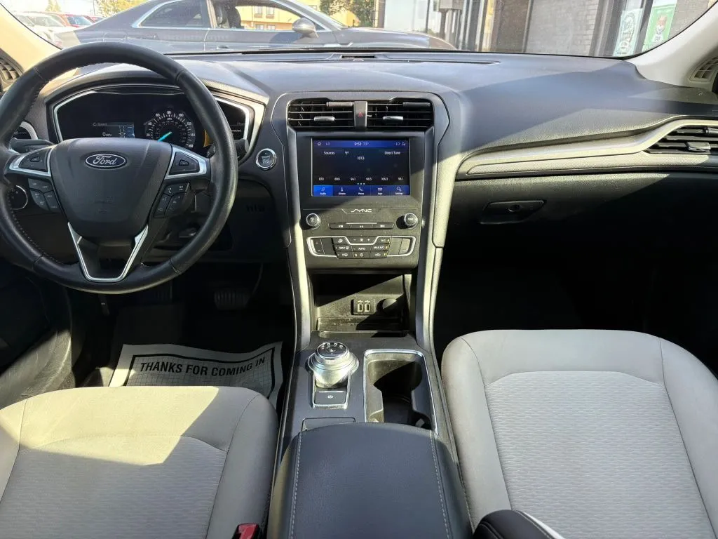Ford Fusion photo 11