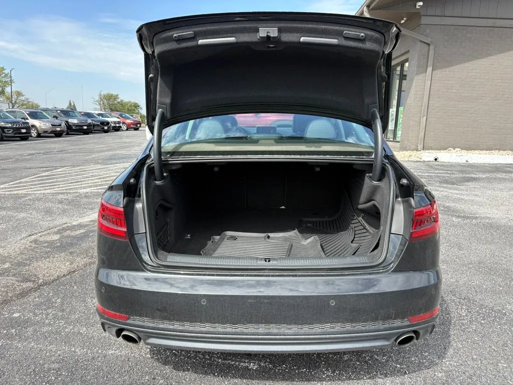 Audi A4 photo 10