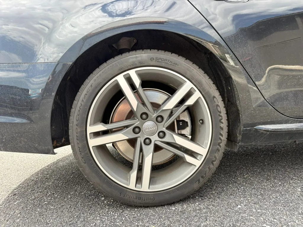 Audi A4 photo 26
