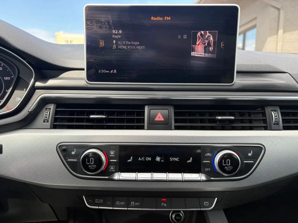 Audi A4 photo 12