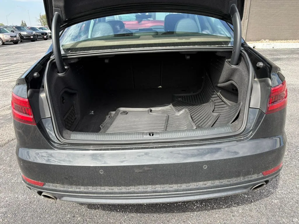 Audi A4 photo 9