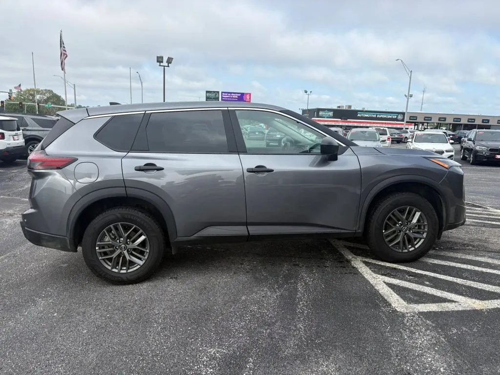 Nissan Rogue photo 6