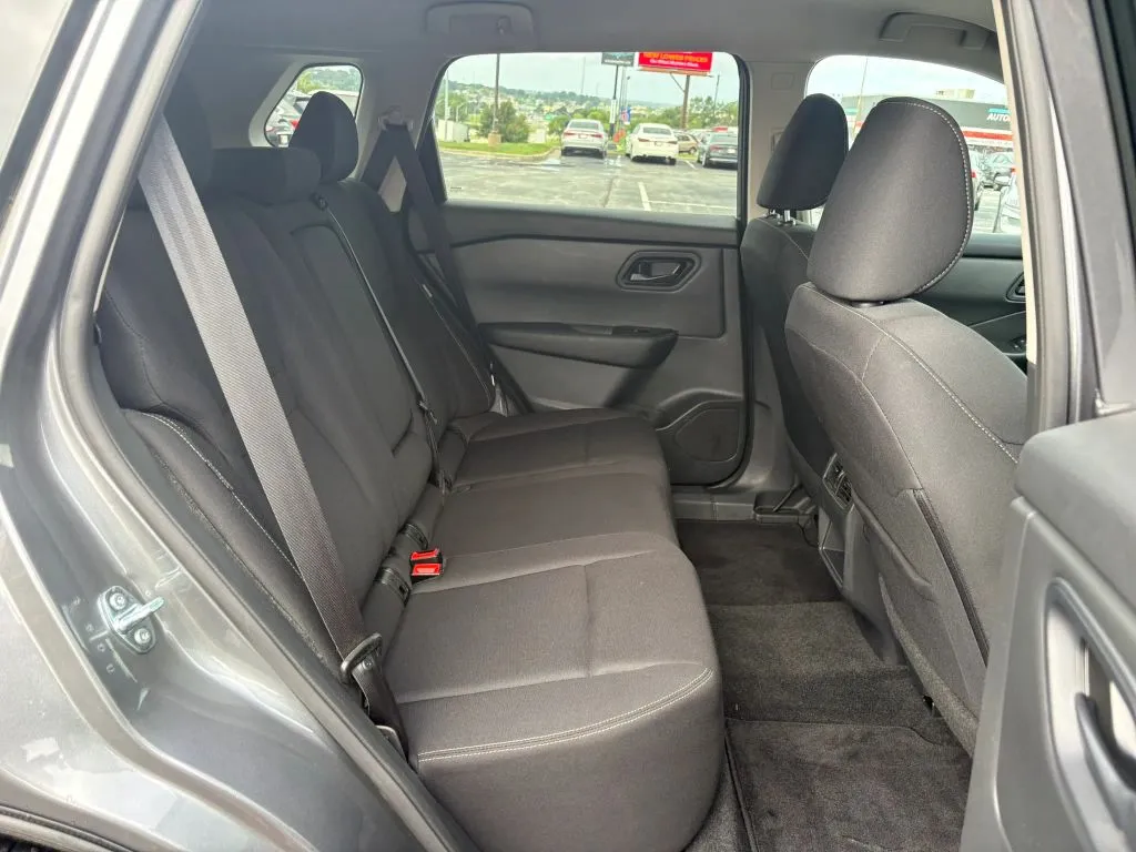 Nissan Rogue photo 17